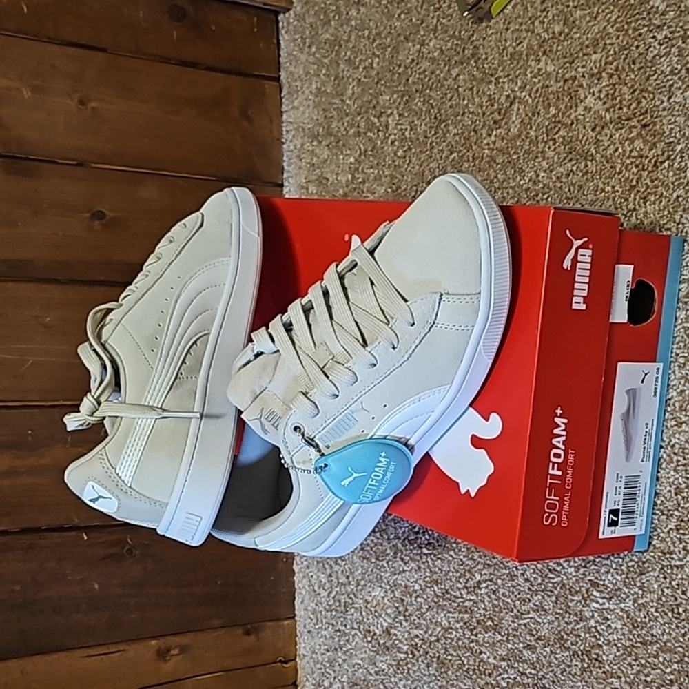 Puma sneakers Vikky V2 size 7